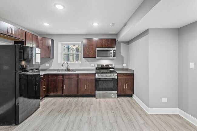 Photo - 1841 S Kedzie Ave