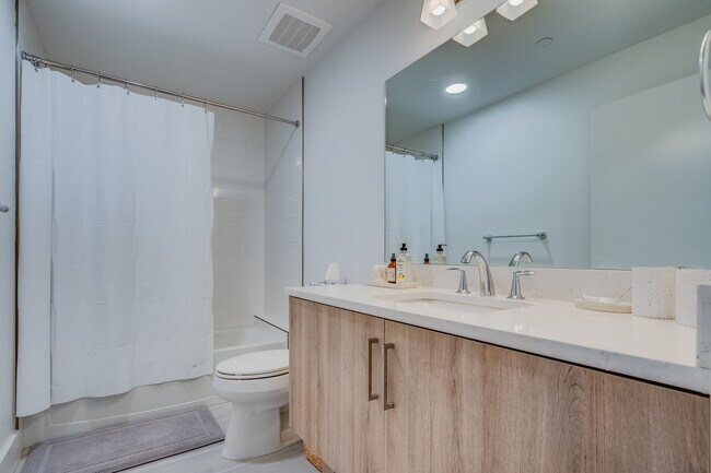 Photo - 415 Island Way Unit 509