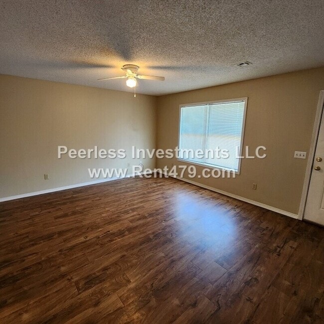 Photo - 505 4th Ave SW