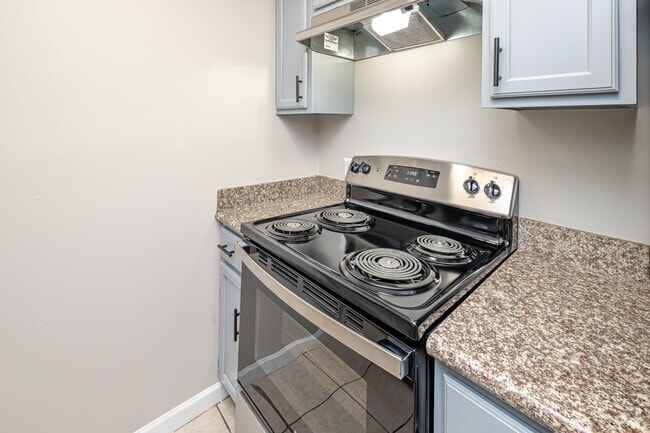 1BR, 1BA - 770SF - Kitchen