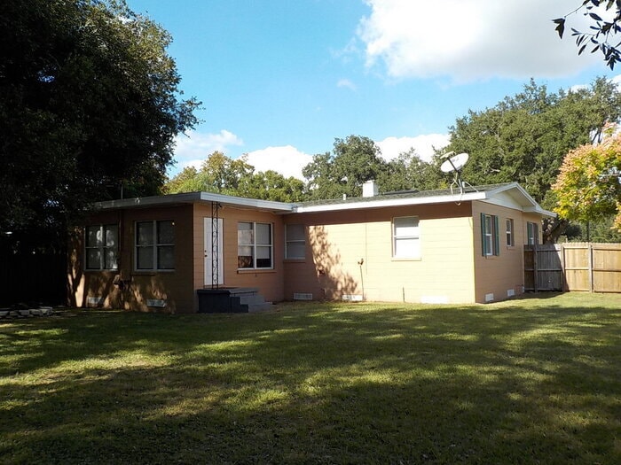 Photo - 441 S Elm Rd