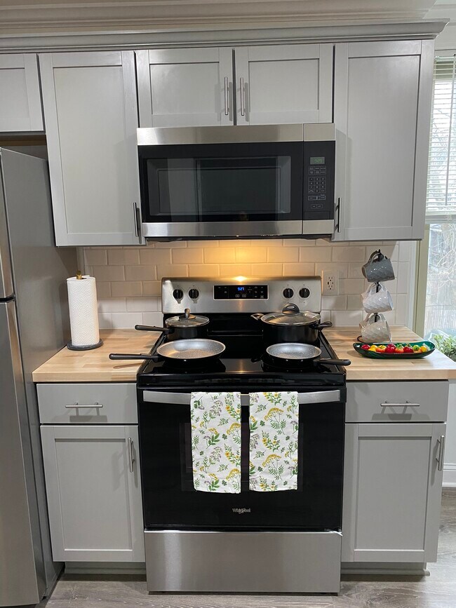 Photo - 52 Pomeroy Ave Unit 2