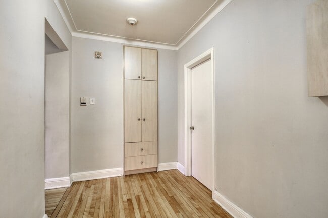 Photo - 4900 Av. Clanranald Unité 7