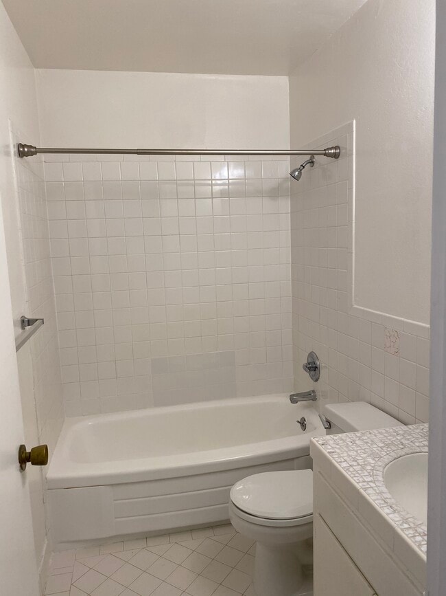 Photo - 1961 Clay St Unit 202