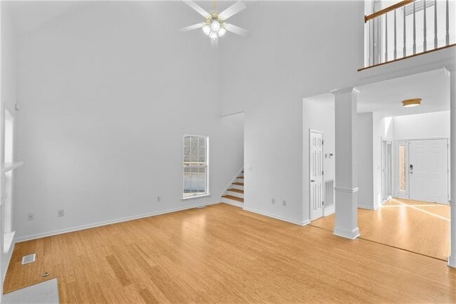 Photo - 111 Bellewood Ct