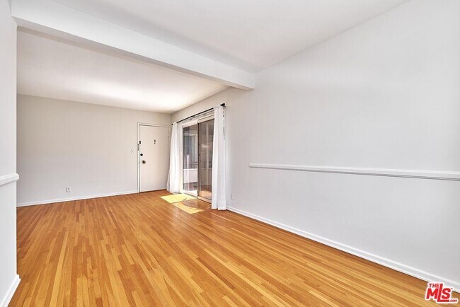 Photo - 742 S Plymouth Blvd Unit 3
