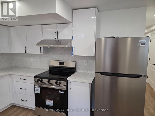 Photo - 839 Miltonbrook Cres
