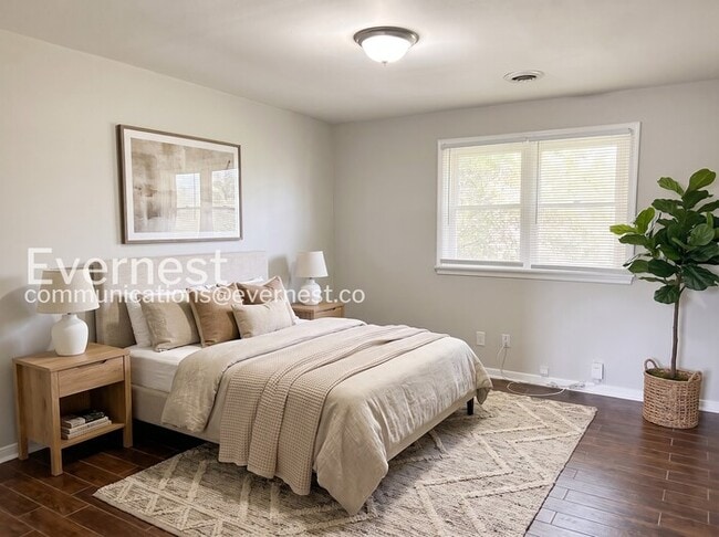 Photo - 1252 W Moore St