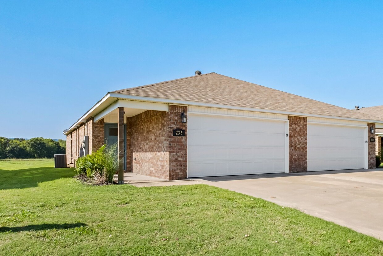 Photo - 235 E Anabranch Ct Duplex