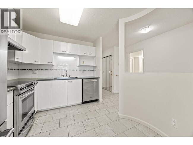 Photo - 4425 Halifax St Unit 401