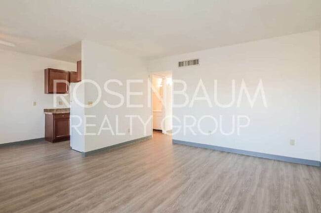 Photo - 1518 E Hedrick Dr Unidad d