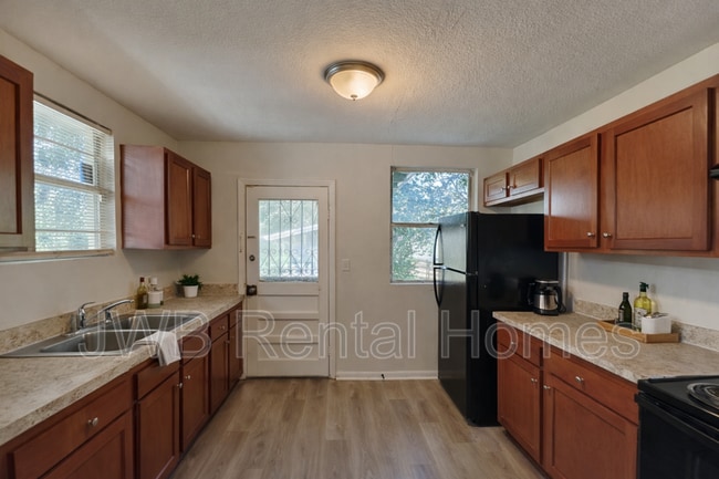 Photo - 1593 W 21st St