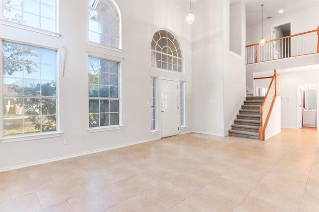 Photo - 8313 Canola Bend