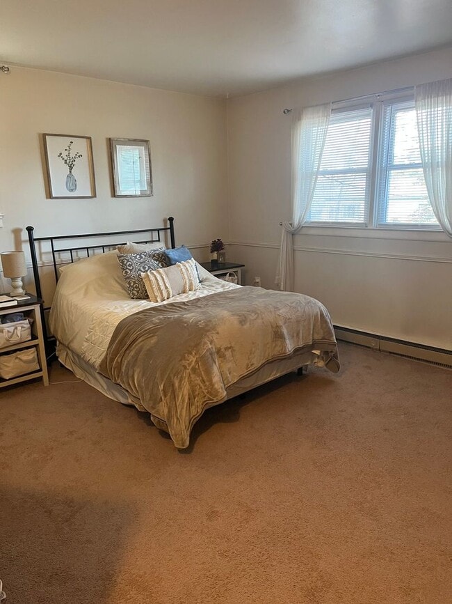 Photo - Beautifully Remodeled 2BR home in great neighborhood (Guilderland Schools) Unidad 21 The Concourse