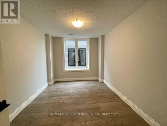 Photo - 550 Fairway Rd