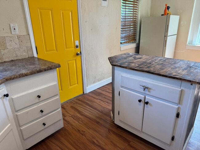 Photo - 4613 SW 16th Ave