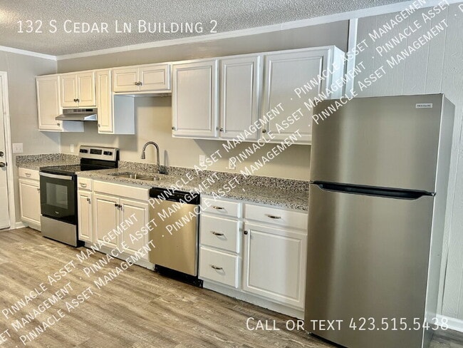 Building Photo - 132 S Cedar Ln Unit 2