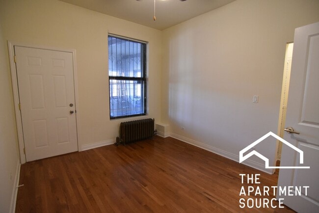 Photo - 907 W Belmont Ave