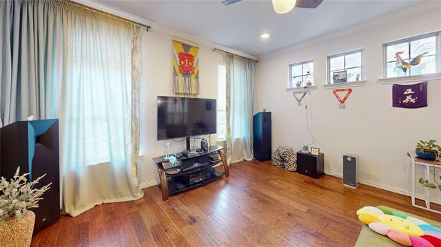 Photo - 635 Matthew Pl