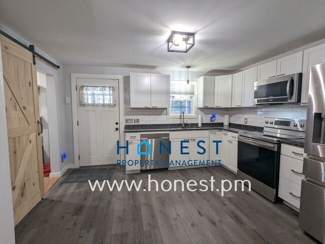 Photo - 162 College Ave