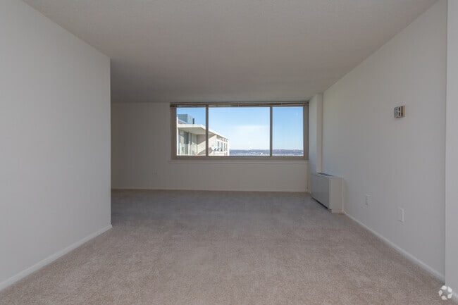 Studio - 650 SF