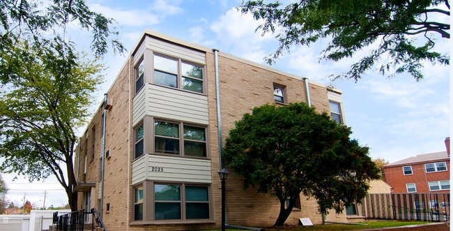 Building Photo - 2025 Montreal Ave Rental