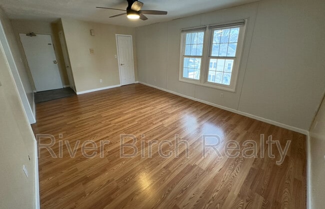 Building Photo - 1600 S 6th St