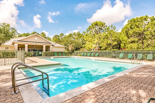 Photo - Whispering Woods Apartments