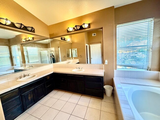 Photo - 4030 Bouquet Park Ln