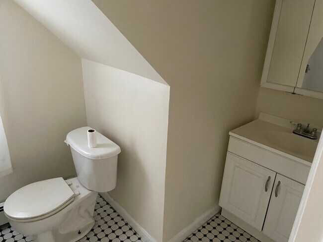 Photo - 567 Main St Unit 2