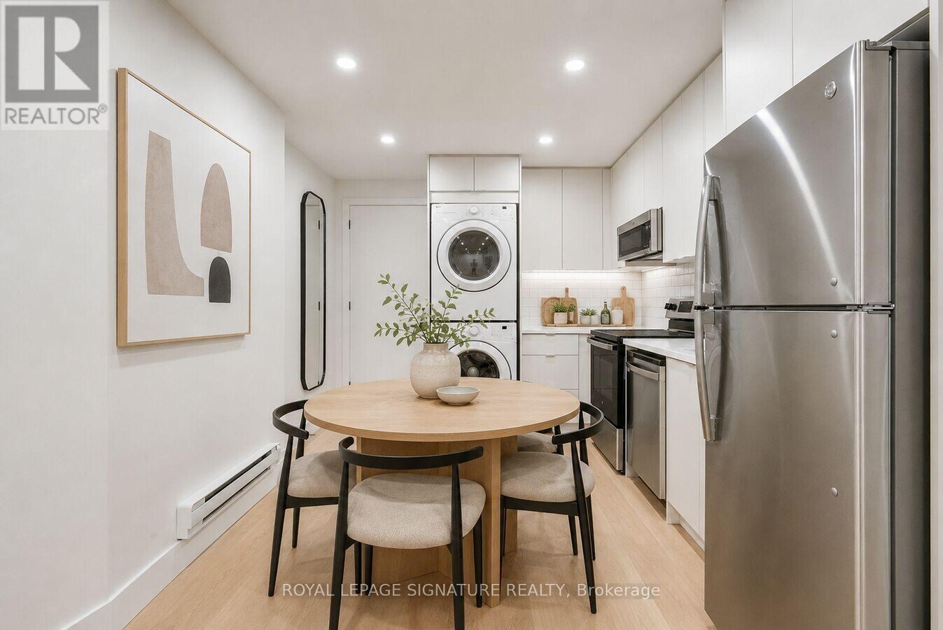 Photo - 390 Palmerston Blvd