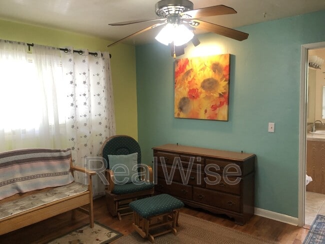 Photo - 602 Schroeder Ln Unit B