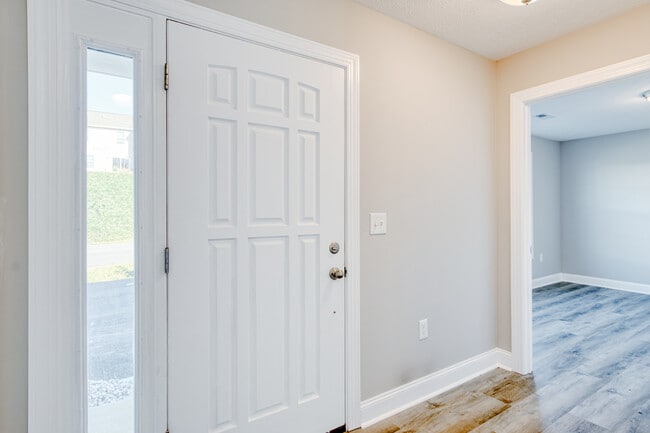 Photo - 220 Twisted Oak Dr NW