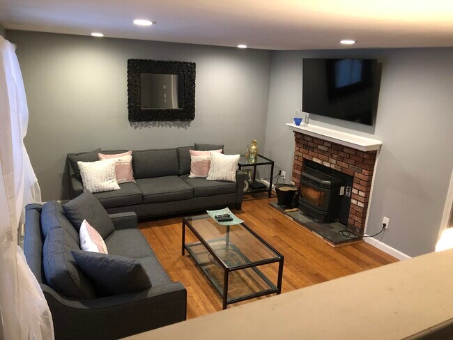 Photo - 2 Village Grn