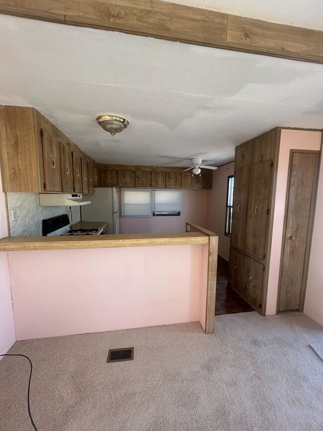 Building Photo - 3601 E Wyoming Ave