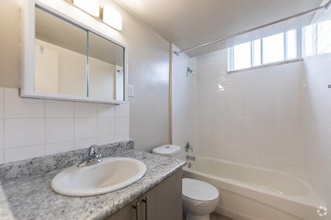 2BR, 1BA - Bathroom