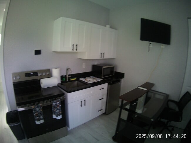 Cocina pequeña - 11098 Yellow Hammer Rd Unidad Yellow Hammer