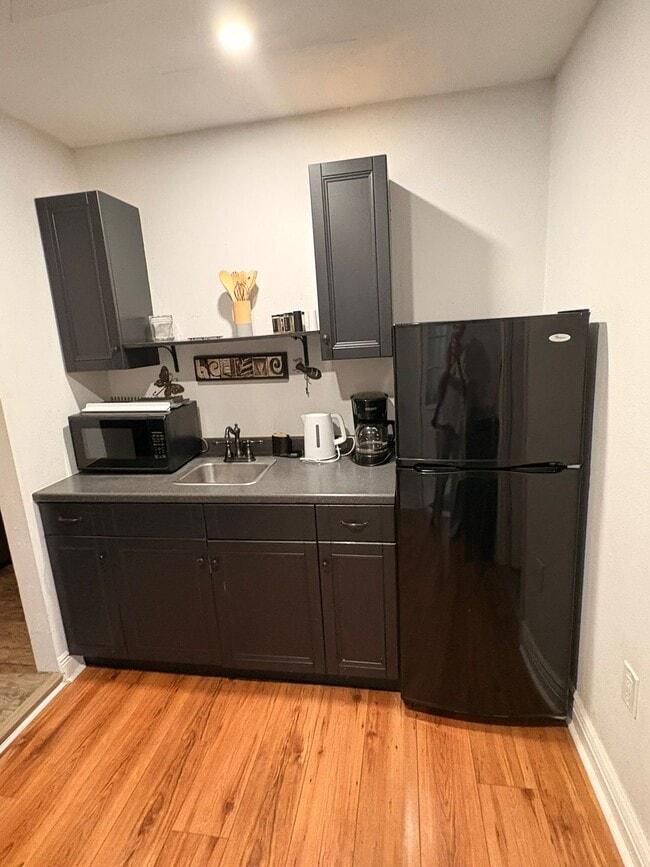 Photo - 635 Queens Cir