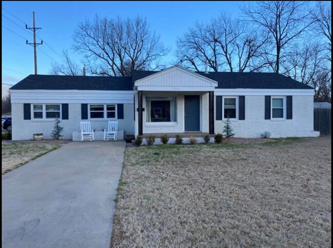 Building Photo - 1231 Westlawn Dr Rental