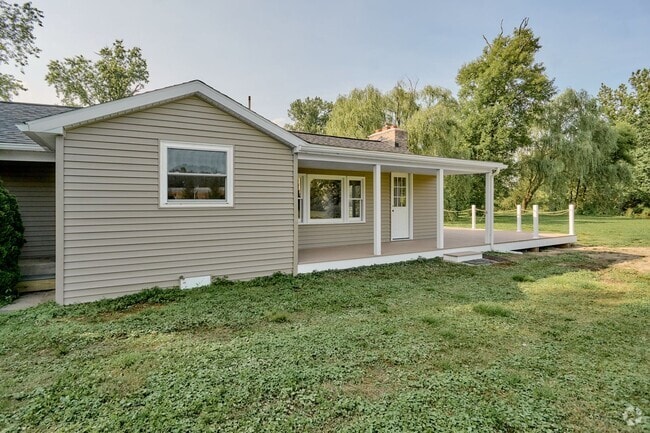 Building Photo - Creekside Charm: Your Dream, 1 of a kind, ... Rental