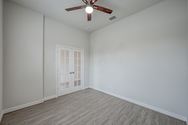 Photo - 15034 Baikal Teal Ter