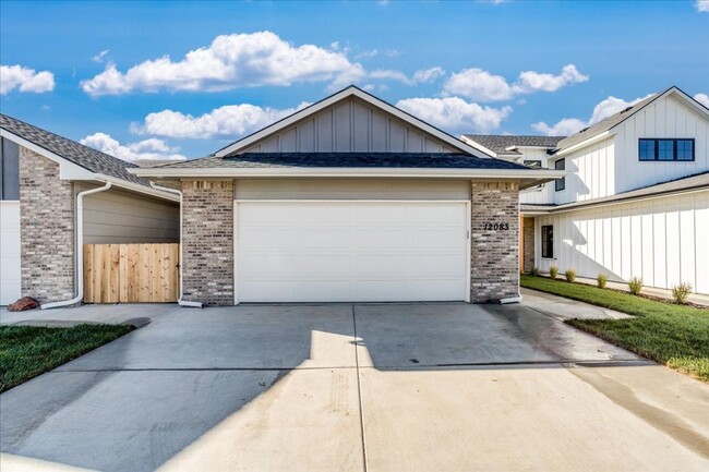 Building Photo - Pineway Maxwell Plan Rental