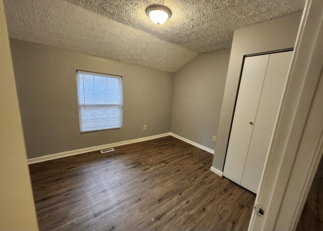 Photo - 2940 Grand Ave SW
