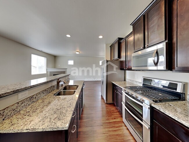 Photo - 2780 Link Ave