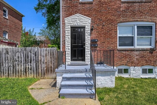 Building Photo - 2908 Clearview Ave