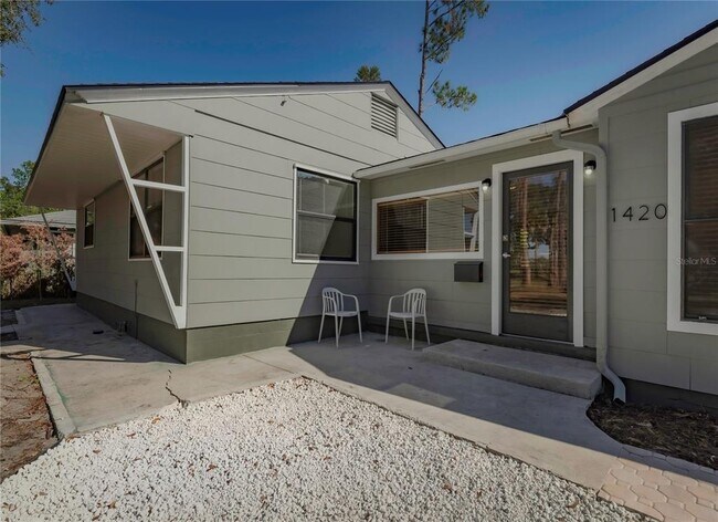 Photo - 1420 Alhambra Way S