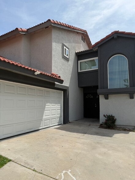 1595 Sycamore Ln