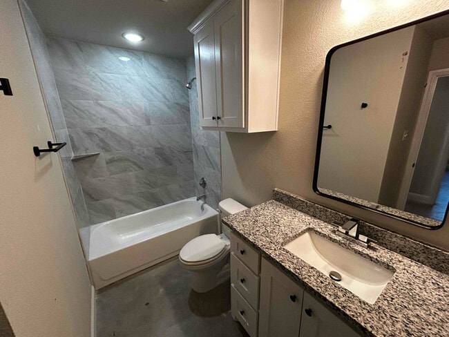 Photo - 1400 E Dry Creek Rd