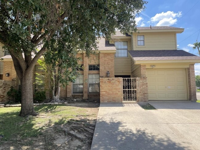 Building Photo - 101 Martingale Unit 1-A