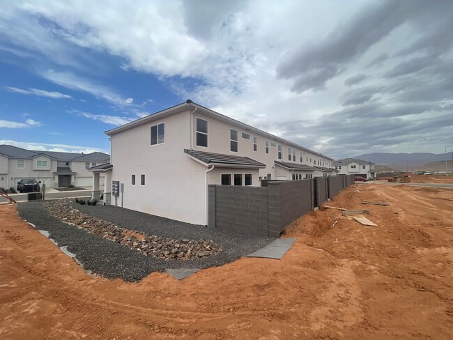 End Unit! Mustang Townhome!! - House Rental in Washington, UT | ForRent.com